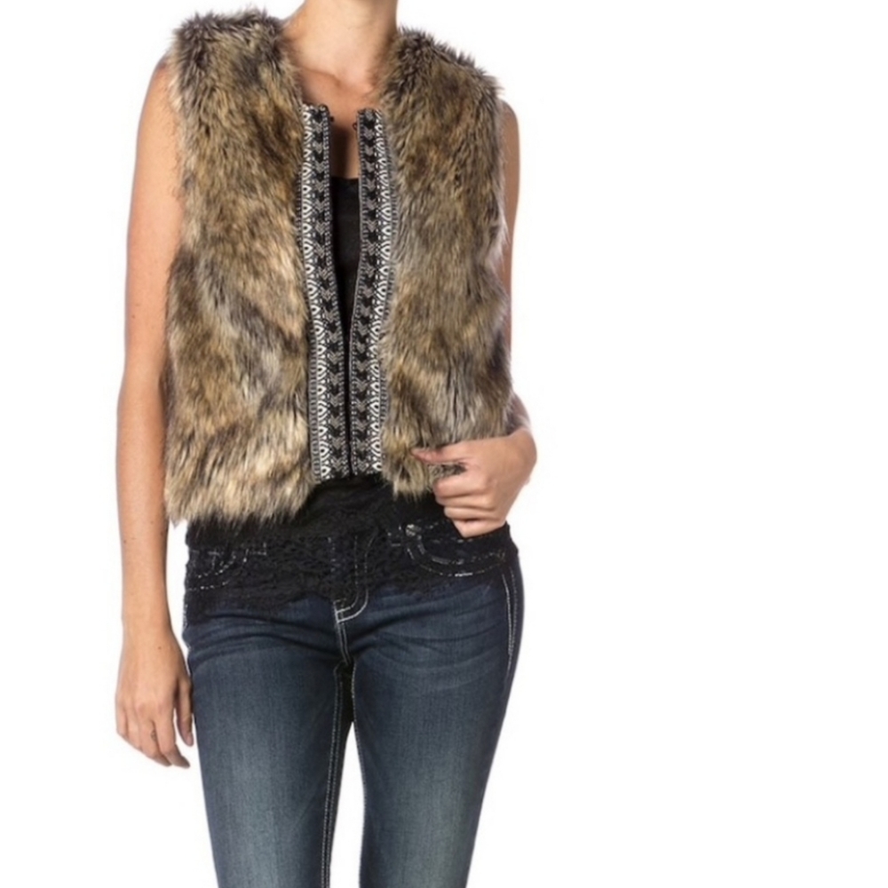 Miss Me Faux Fur Cable Knit Vest - Size L - Picture 3 of 14